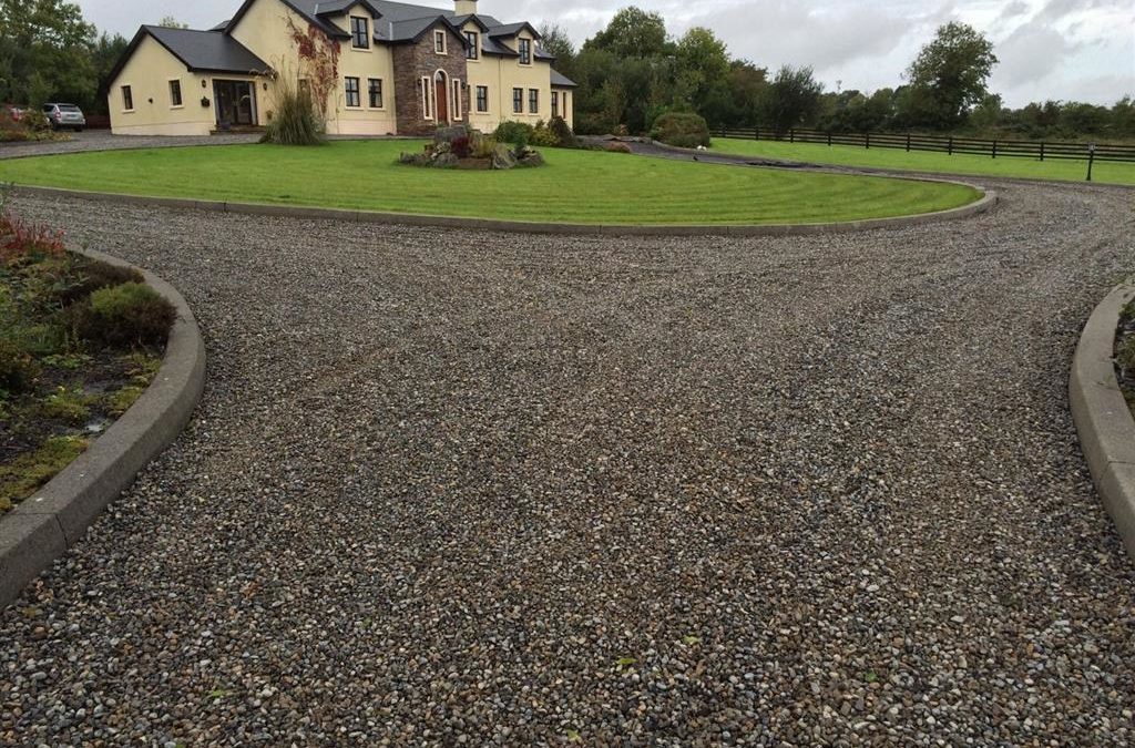 The Pros and Cons To Installing and Maintaining a Gravel Driveway