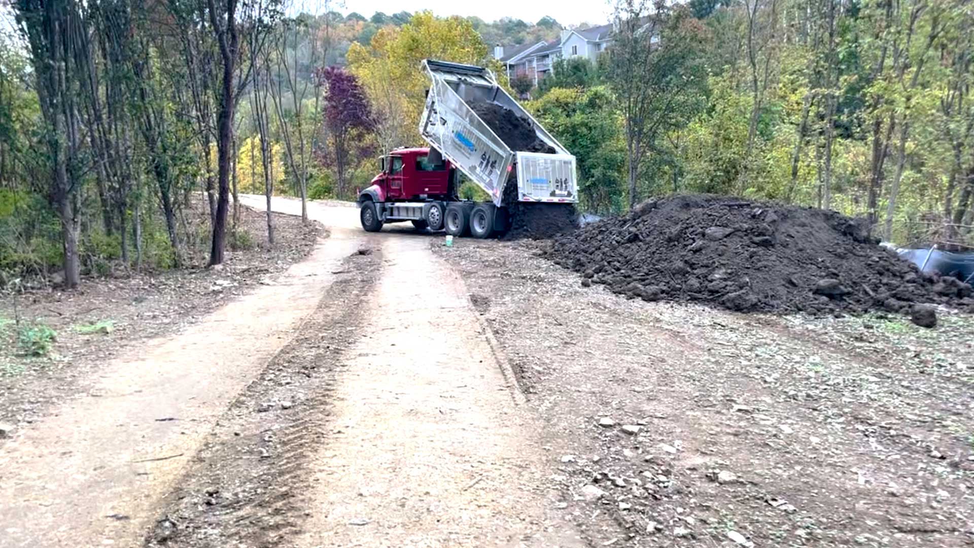 Bray Truck dumping multch