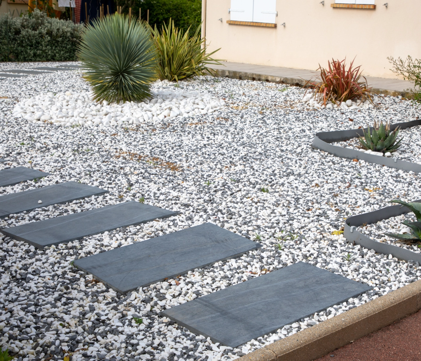 stone and gravel walkway & patio